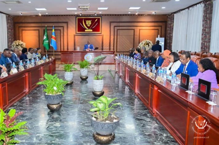 lors_du_43eme_conseil_des_ministres_du_gouv_suminwa_bientot_un_projet_de_partenariat_entre_la_rdc_et_as_monaco_jpg_711_473_1