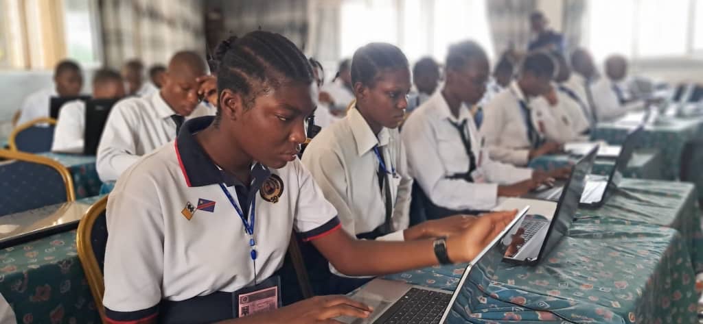 feab6de0-d895-4102-8bb8-fc9d6863e2d9